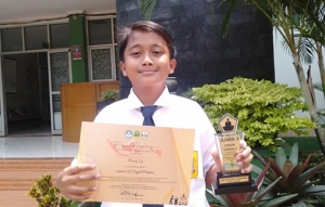 JUARA 3 LOMBA PIDATO LOMBA BAHASA DAN SASTRA (LABASA) di SMAN 4 CIBINONG